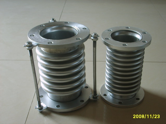 金属补偿器