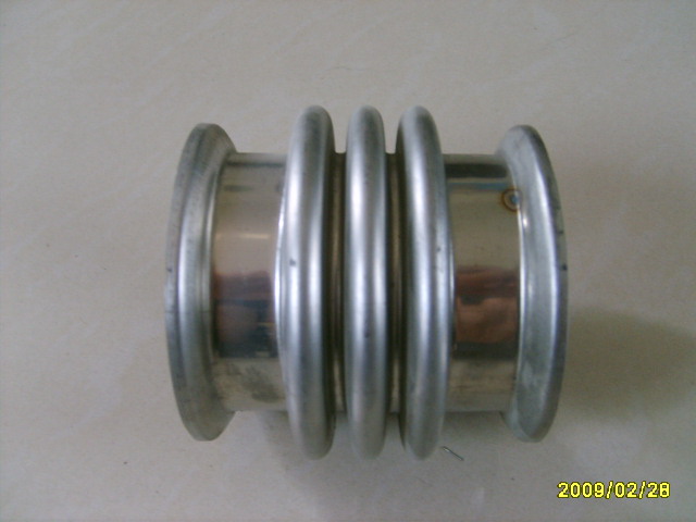 金属补偿器